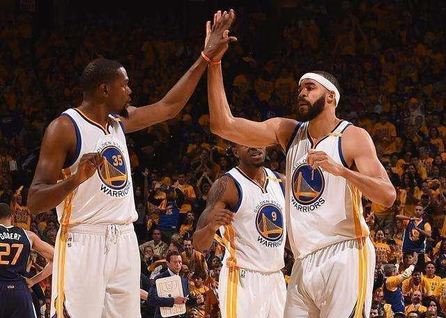 点横向运球 点横向运球